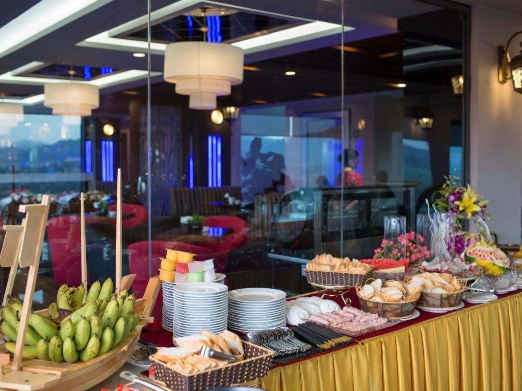 Royal Palace Hotel Tuyen Quang Екстер'єр фото
