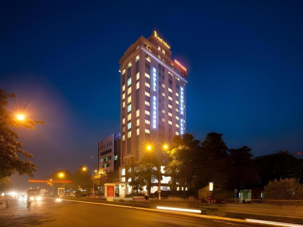 Royal Palace Hotel Tuyen Quang Екстер'єр фото