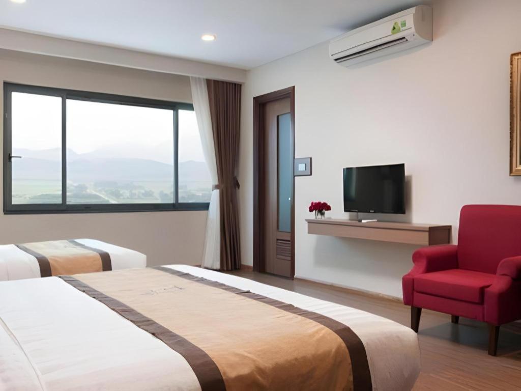 Royal Palace Hotel Tuyen Quang Екстер'єр фото