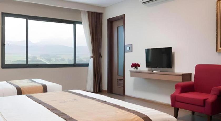 Royal Palace Hotel Tuyen Quang Екстер'єр фото