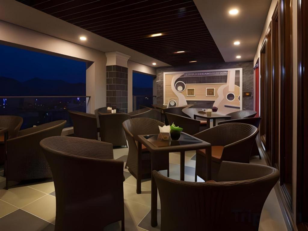 Royal Palace Hotel Tuyen Quang Екстер'єр фото