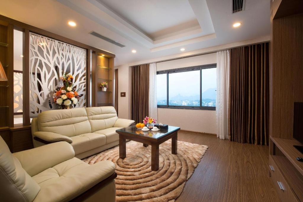 Royal Palace Hotel Tuyen Quang Екстер'єр фото