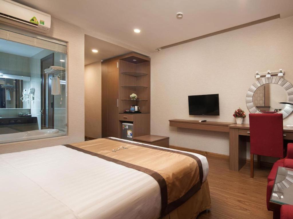 Royal Palace Hotel Tuyen Quang Екстер'єр фото