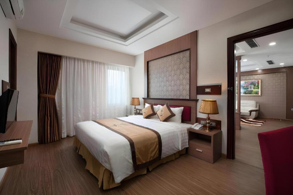 Royal Palace Hotel Tuyen Quang Екстер'єр фото