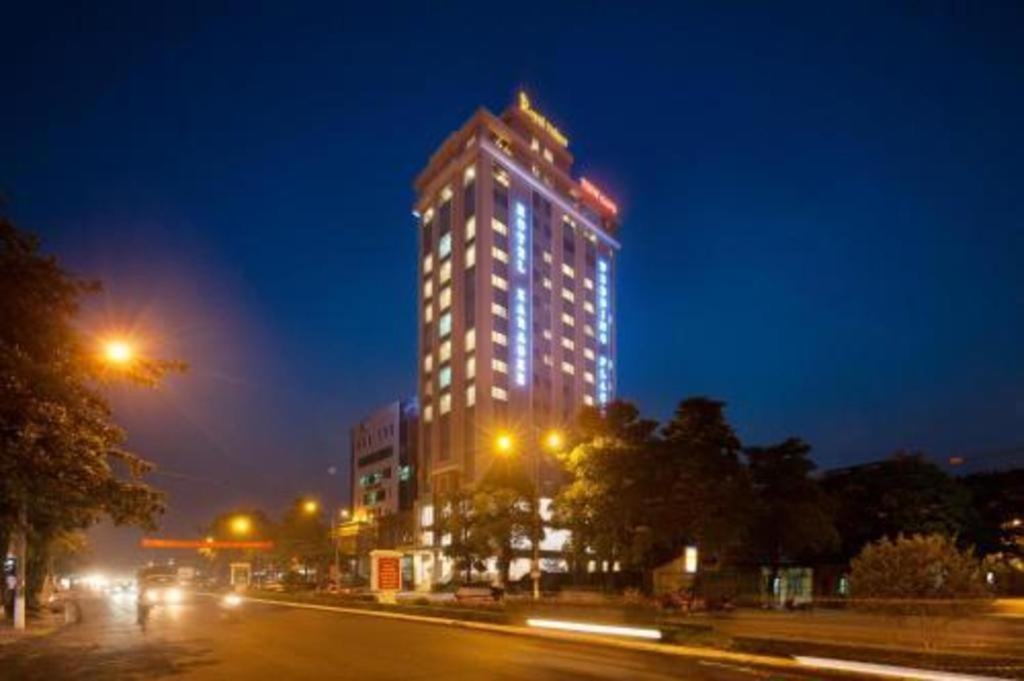 Royal Palace Hotel Tuyen Quang Екстер'єр фото