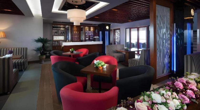 Royal Palace Hotel Tuyen Quang Екстер'єр фото