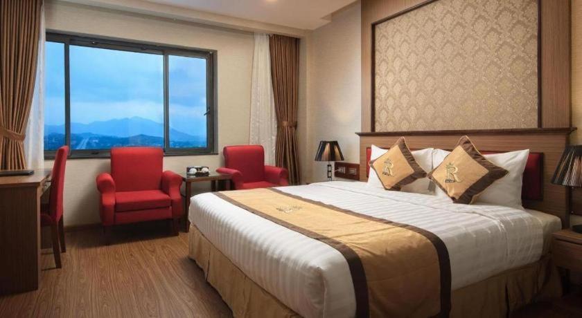 Royal Palace Hotel Tuyen Quang Екстер'єр фото